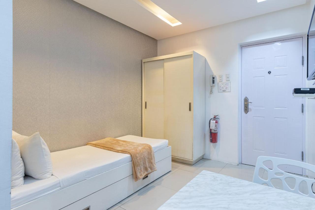 Baymont Suites & Residences Paranaque City Екстер'єр фото