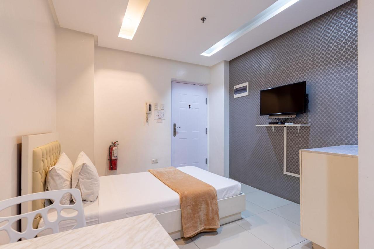 Baymont Suites & Residences Paranaque City Екстер'єр фото